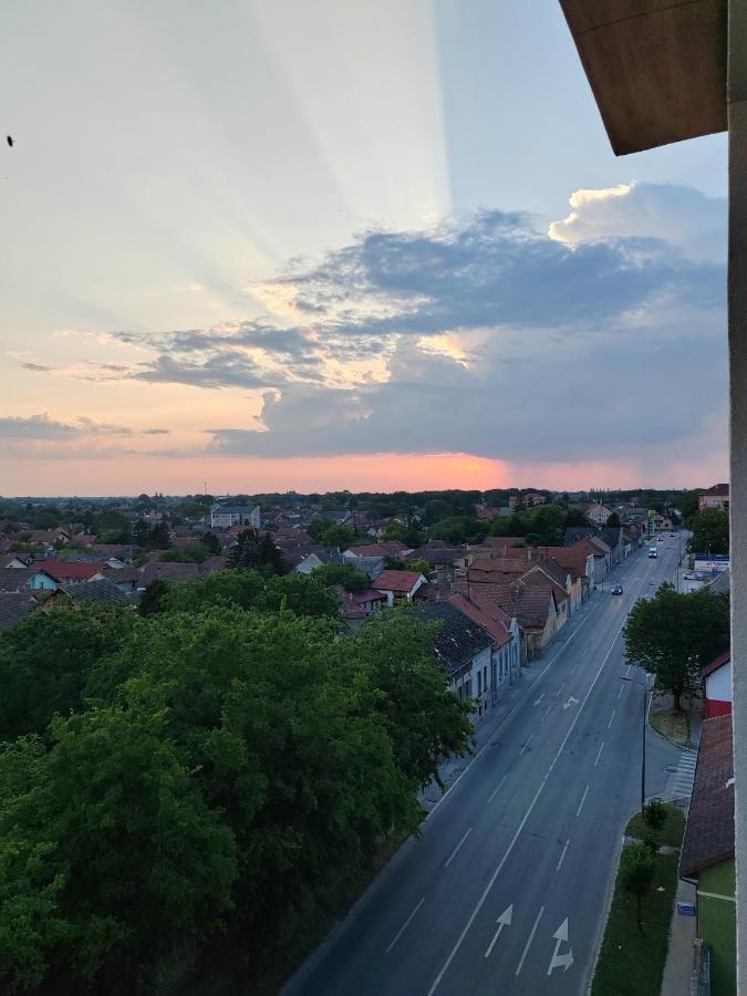 Krstic_Lux Apartman Subotica Buitenkant foto