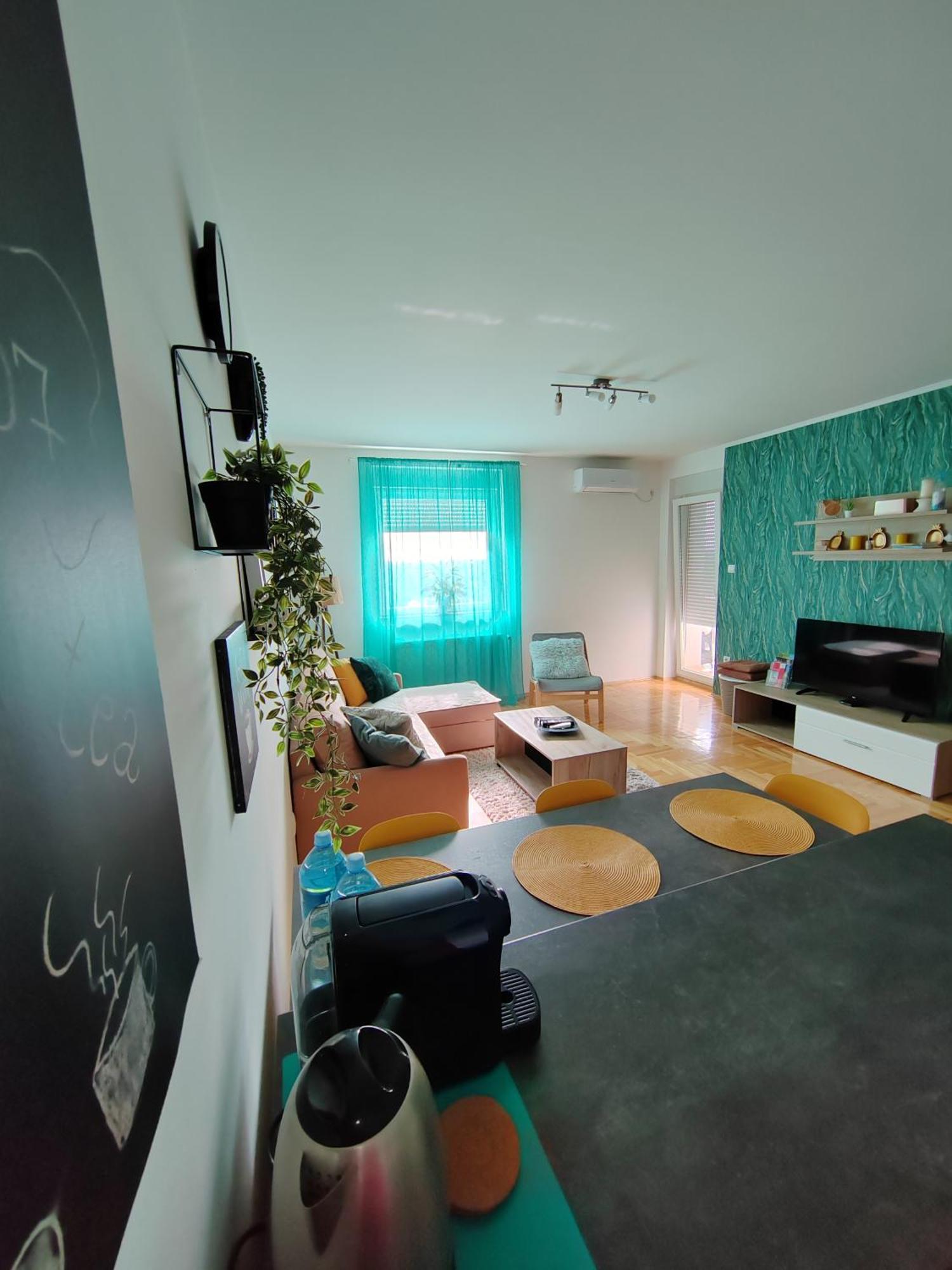 Krstic_Lux Apartman Subotica Buitenkant foto